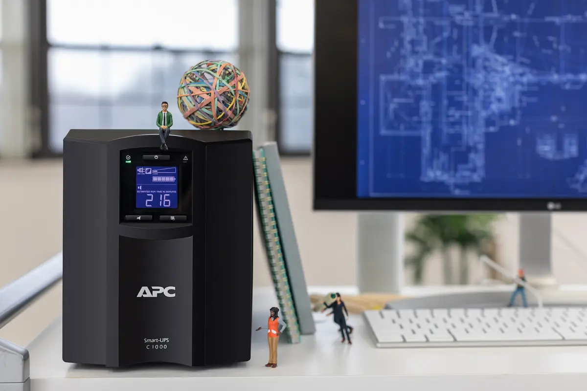 APC Smart-UPS C SMC1000IC 1000VA Torņa UPS Photo 8