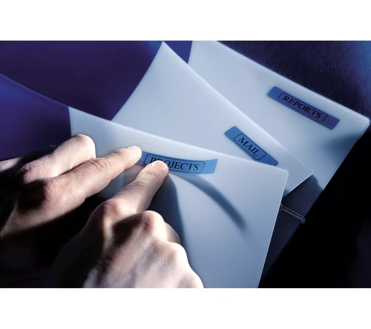 Лента для этикеток DYMO D1 Standard Черная на синем 19мм Photo 6