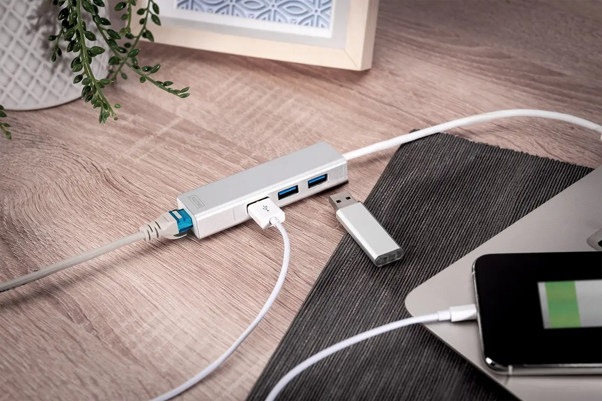 Digitus DA-70250-1 USB 3.0 3-Port Hub & Gigabit LAN Adapter Photo 5