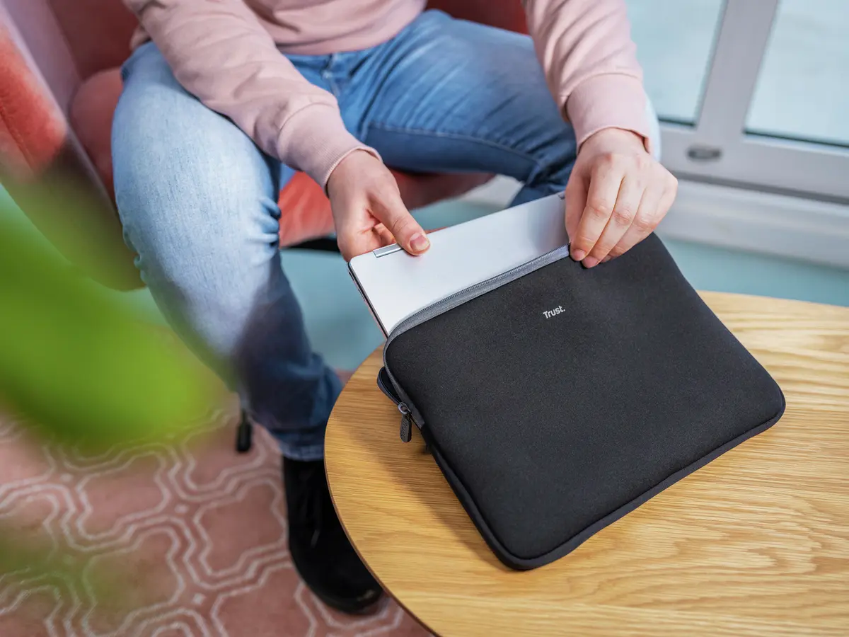 Trust Primo 13.3-inch Laptop Sleeve Case Black Photo 7