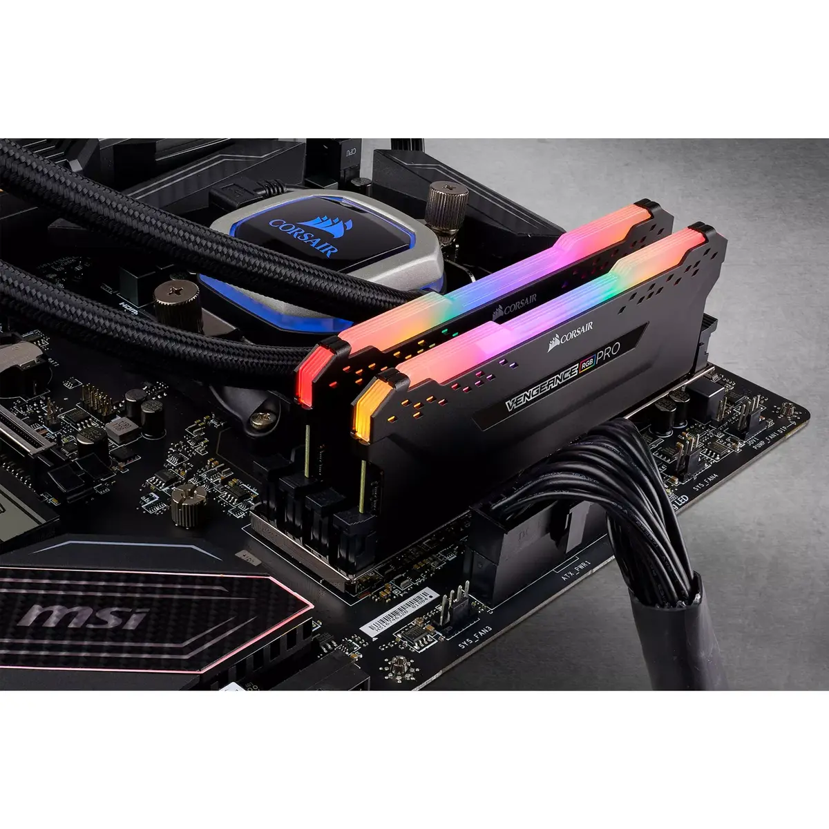 Memory Module Corsair 16GB CMW16GX4M2C3200C16 Photo 4