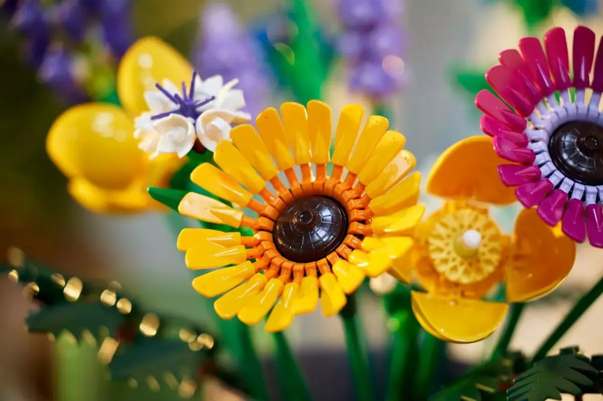 LEGO ICONS 10313 Windflower Bouquet konstruktors Photo 15