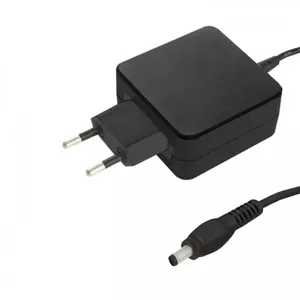 Зарядное устройство для мобильных устройств Qoltec 51557 2.1A USB выход компактный дизайн
