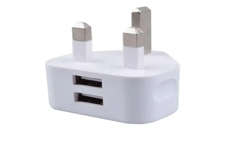 MicroConnect PETRAVEL36 Elektriskā barošanas kontaktdakša Baltā