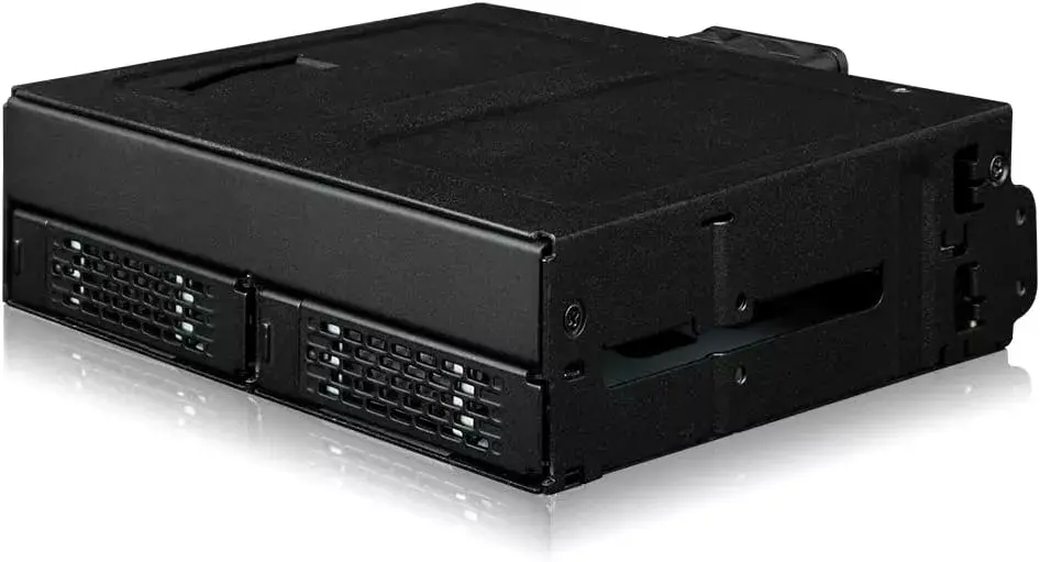 icy dock ToughArmor MB105VP-B NVMe U.2 uz SlimSAS adapters Photo 6