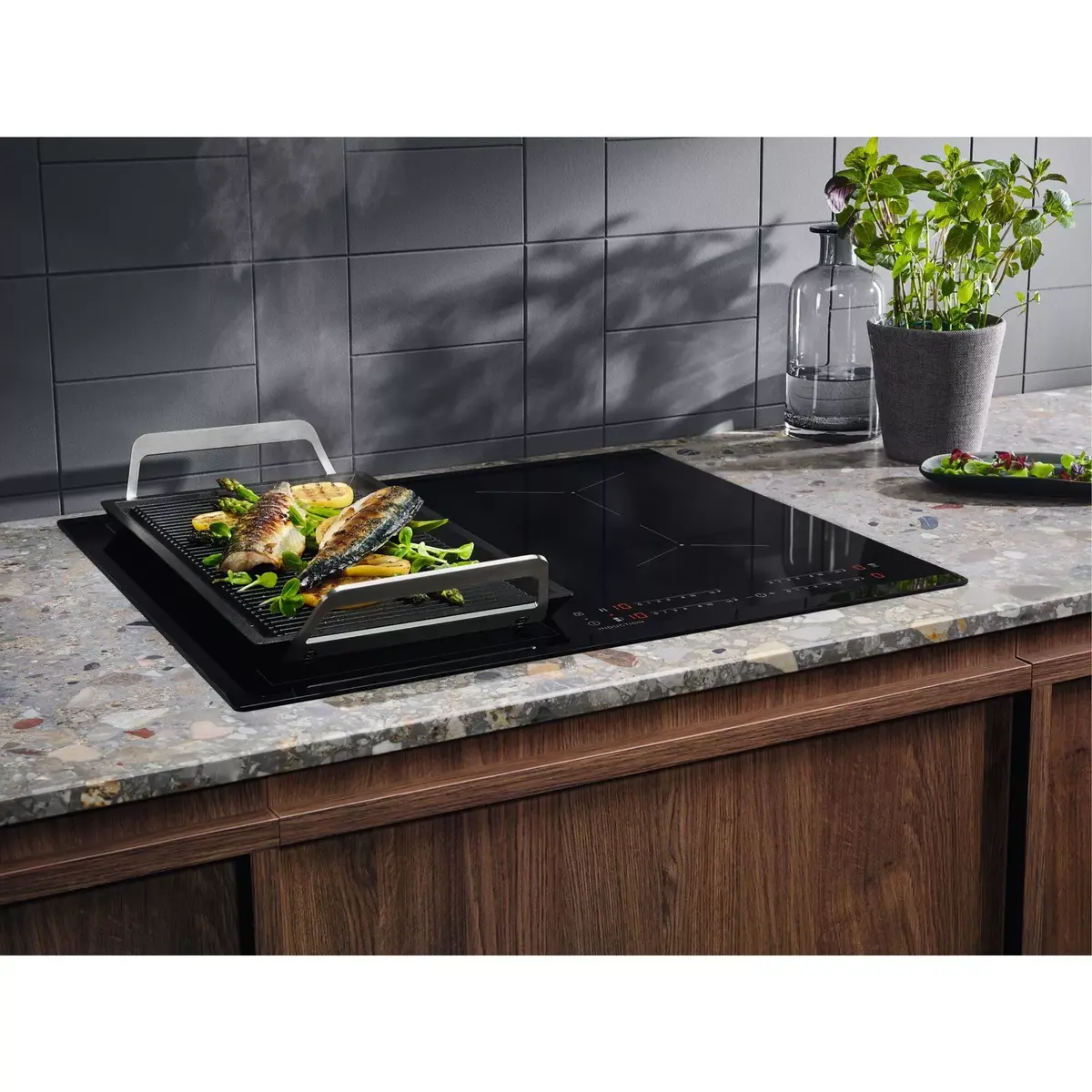 Iebūvējamā indukcijas plīts virsma Electrolux EIV634 Photo 4