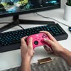 Xbox Wireless Controller rozā‑balta — Microsoft Photo 9
