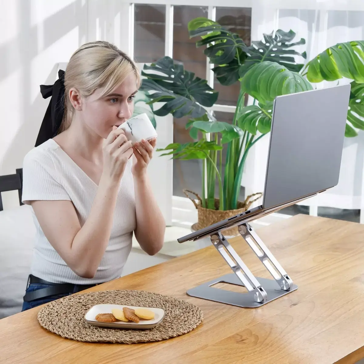 Laptop & tablet stand j5create JTS127-N Photo 7