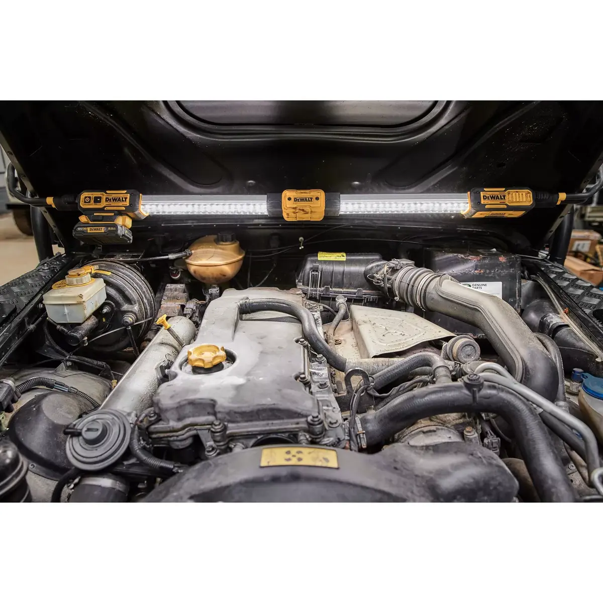 Подвесной светильник DeWALT DCL045-XJ Photo 3