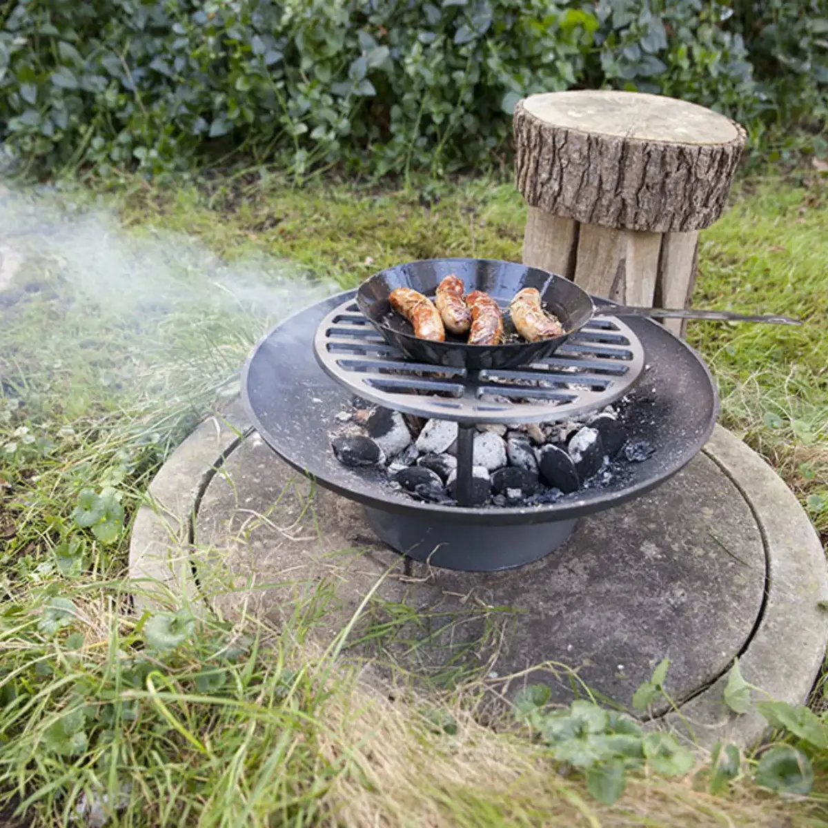Esschert Design FF233 Outdoor Firewood Grill Photo 14