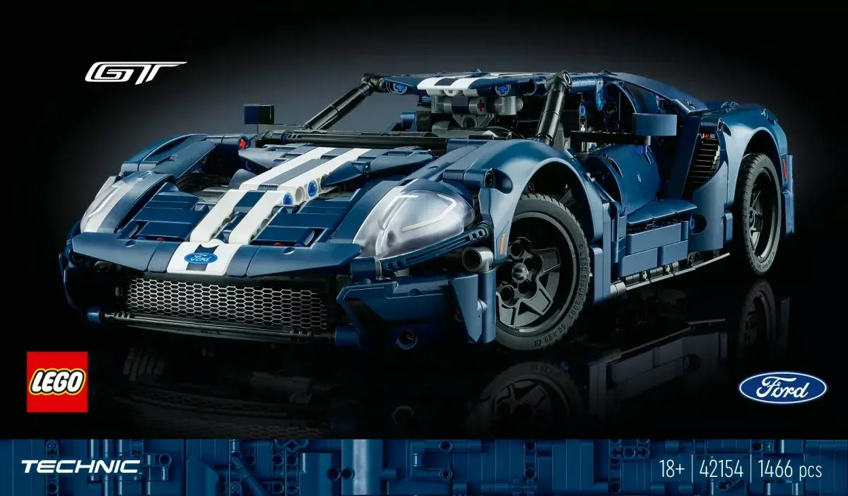 LEGO Technic Ford GT 2022 model 42154 Photo 5