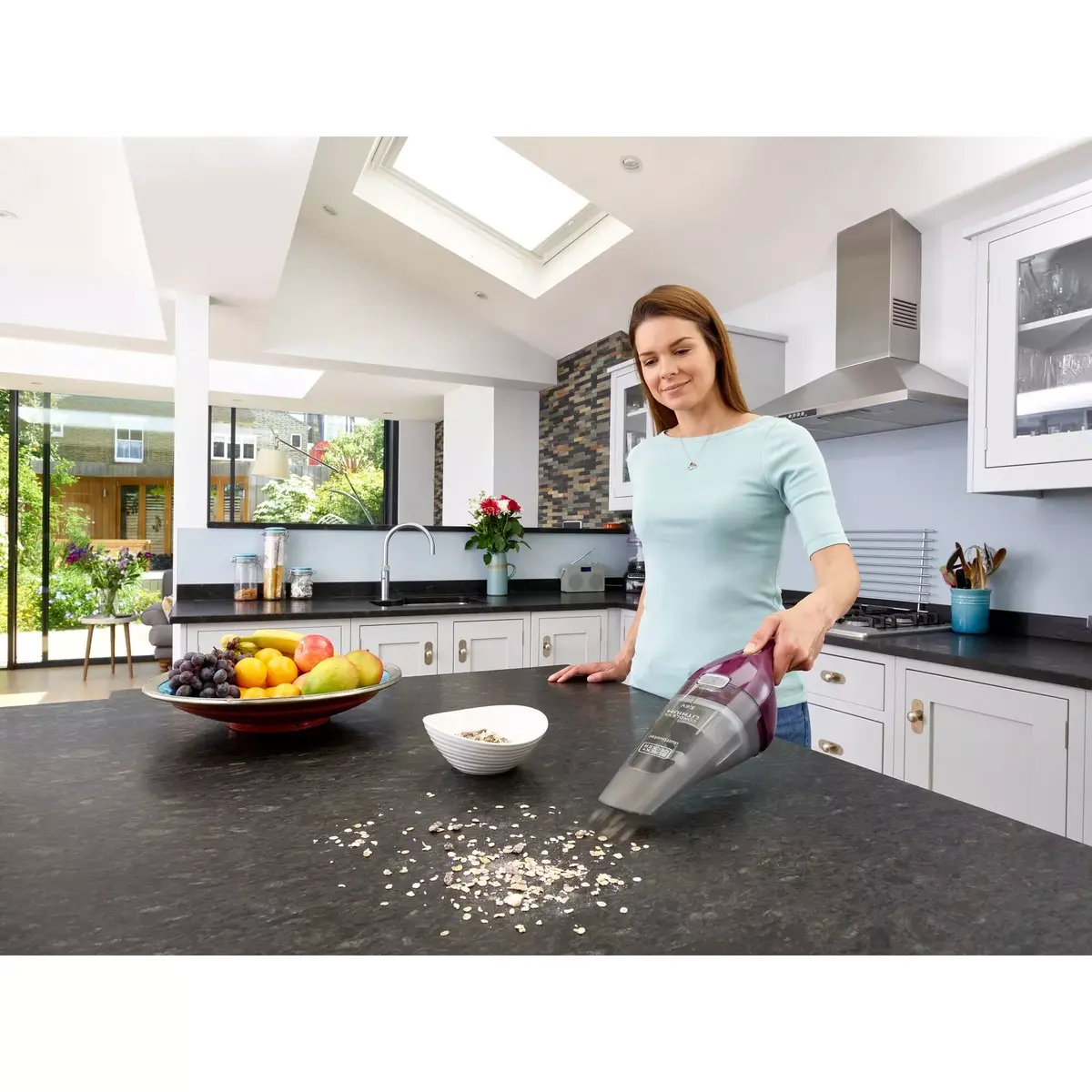 Ручной пылесос Black & Decker NVC115W-QW Photo 8