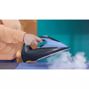 Up to 250 g steam boost blasts stubborn creases
