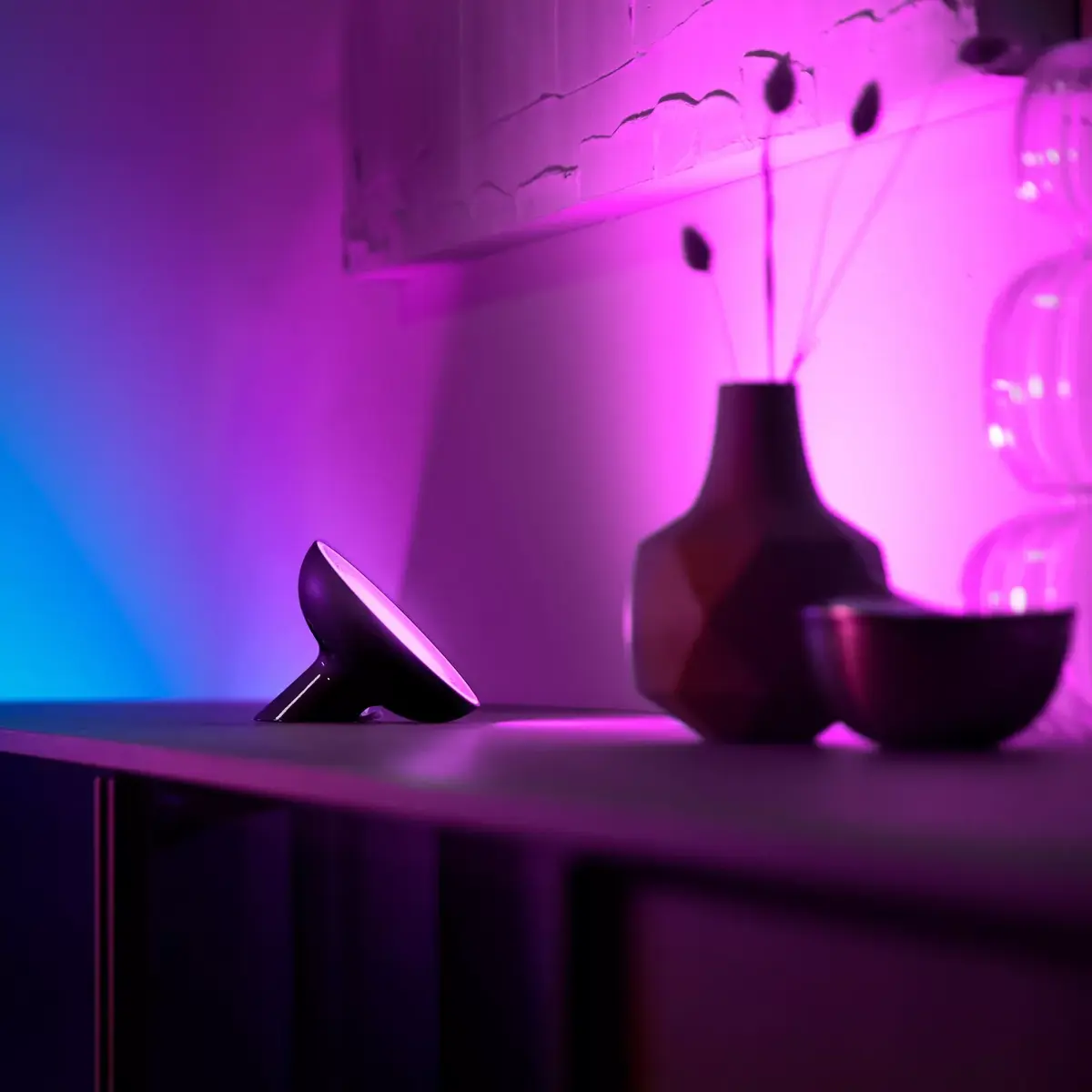 Smart table lamp Bloom Photo 7