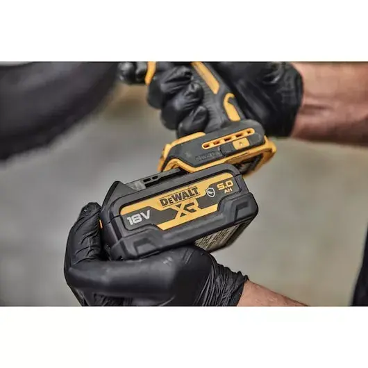 Battery Charger DeWALT DCB184G-XJ Photo 6