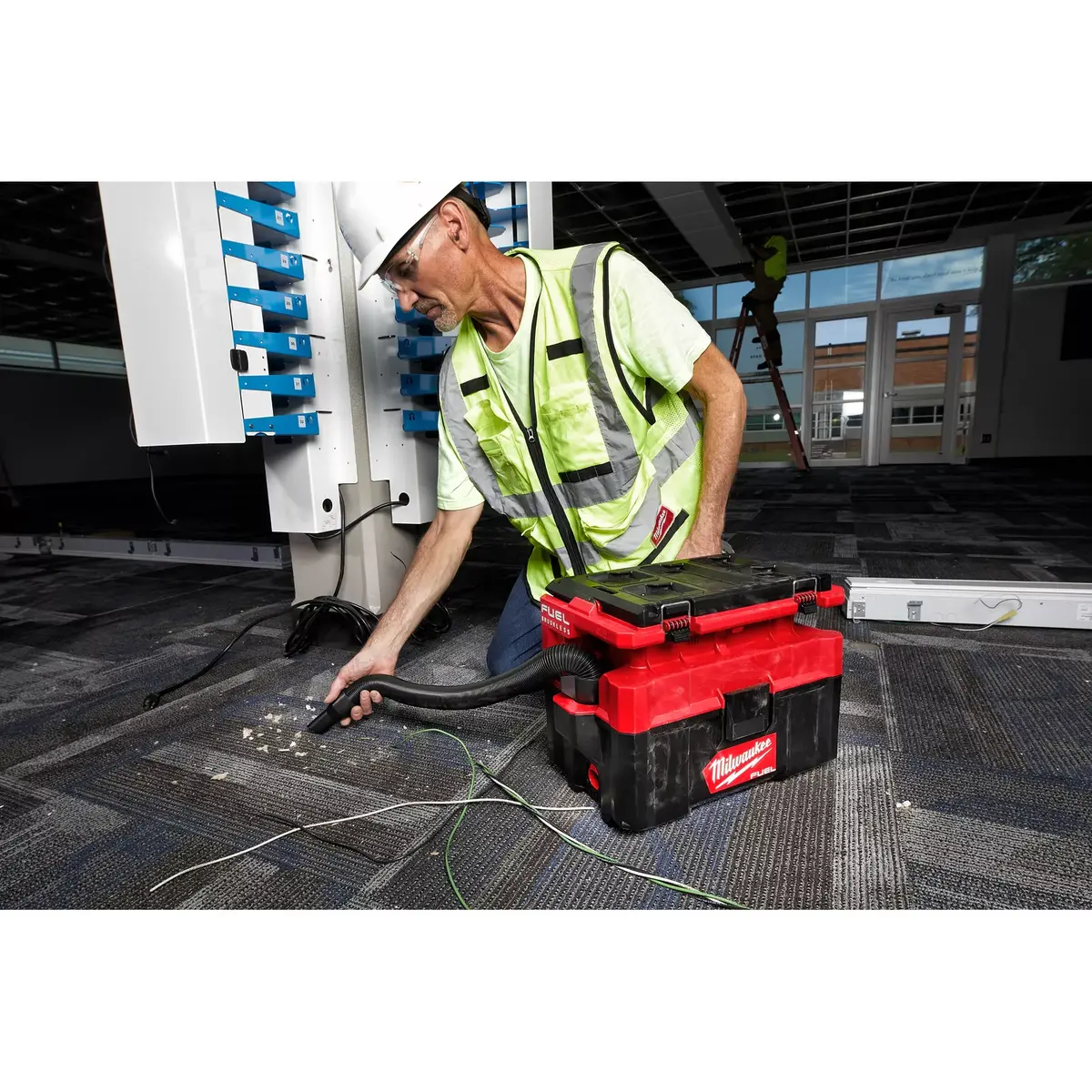 Milwaukee M18 FPOVCL-0 Cordless Wet/Dry Vacuum Photo 3
