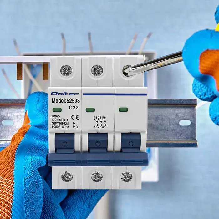 Miniature circuit breaker Qoltec C32 Photo 2