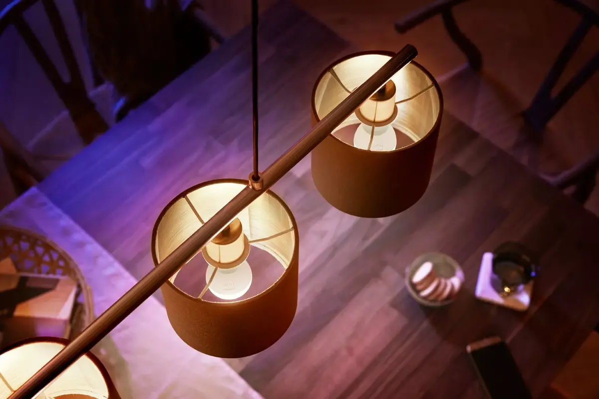 Viedā spuldze Philips Hue White Lustre E14 Photo 3