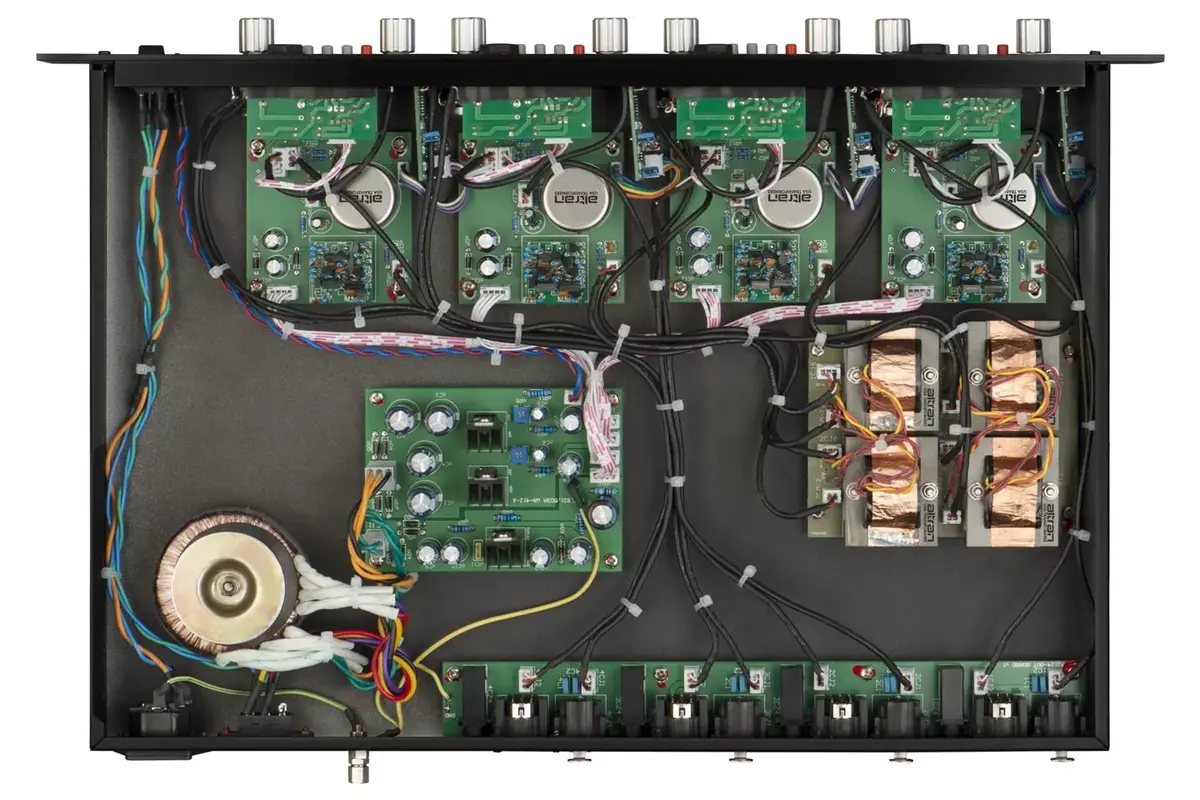 4-канальный микрофонный предусилитель Warm Audio WA-412 Photo 3