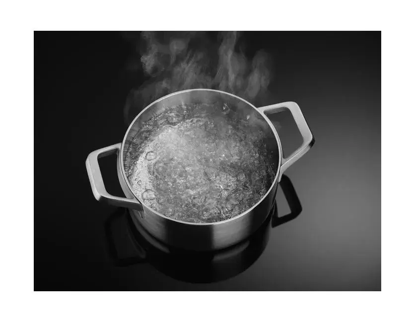 Iebūvējamā indukcijas plīts virsma AEG CCE84751CB Photo 13