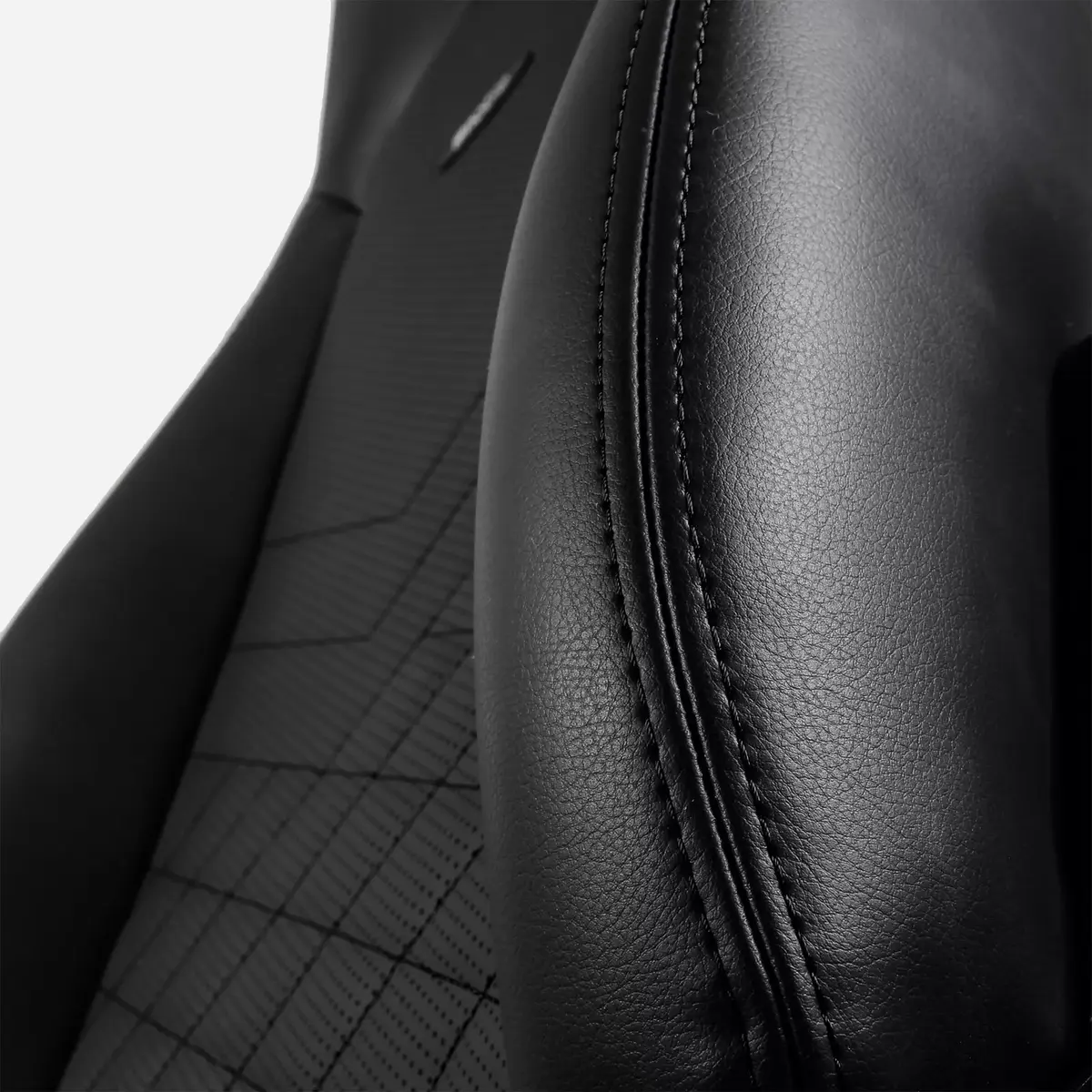noblechairs Icon — игровое кресло с мягким сиденьем Photo 2
