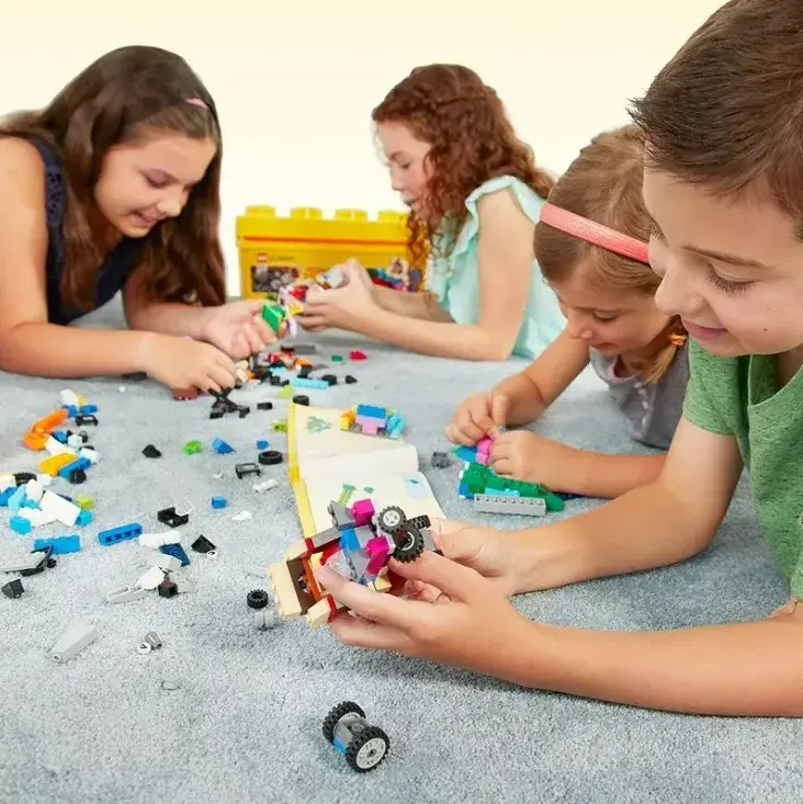 LEGO Classic Medium Brick Box 10696 Photo 5