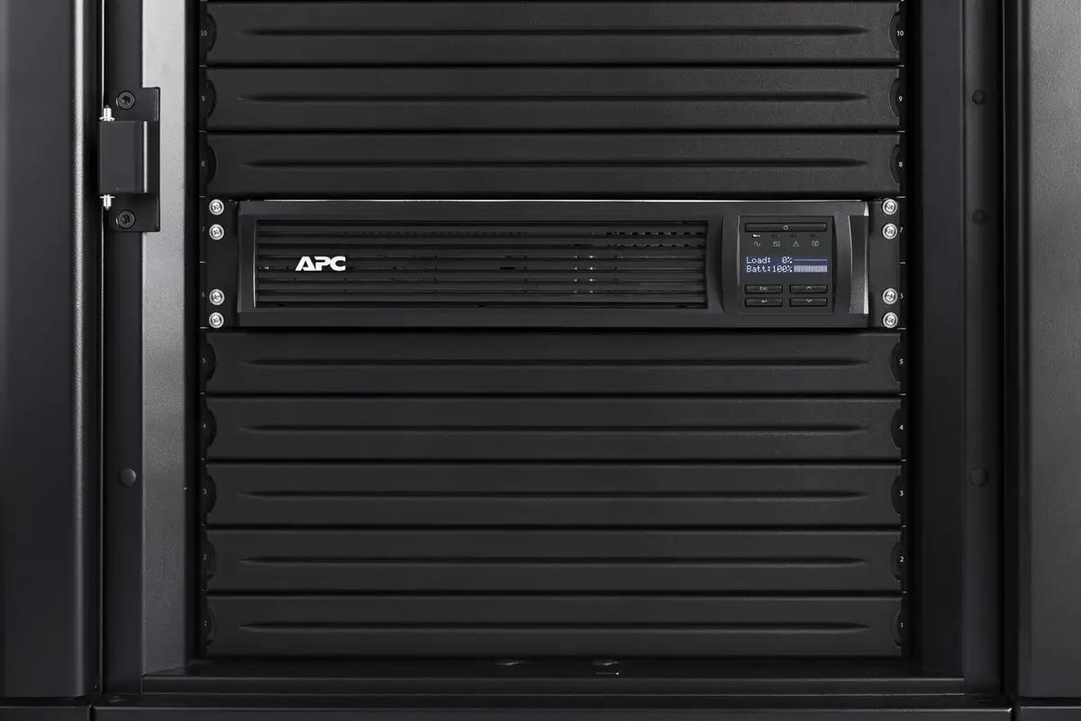 UPS APC Smart-UPS SMT3000RMI2UC Photo 18