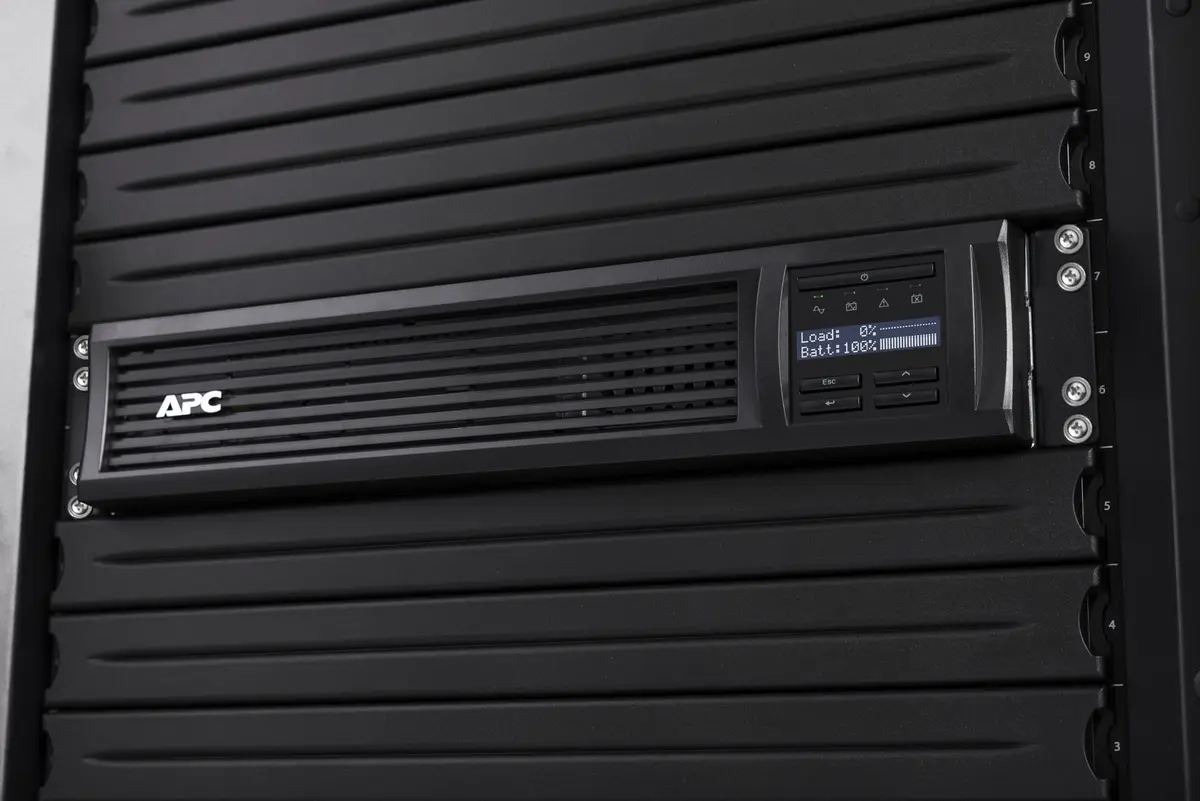 UPS APC Smart-UPS SMT3000RMI2UC Photo 23