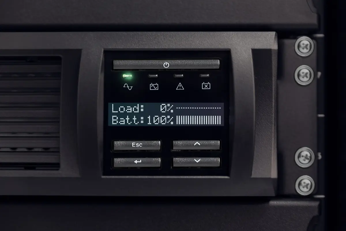 UPS APC Smart-UPS SMT3000RMI2UC Photo 24