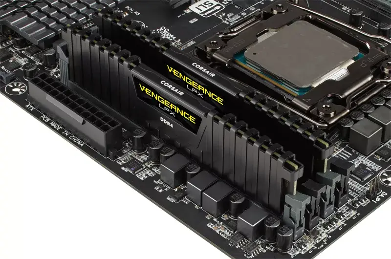 Оперативная память CORSAIR 32ГБ CMK32GX4M4A2666C16 Photo 5