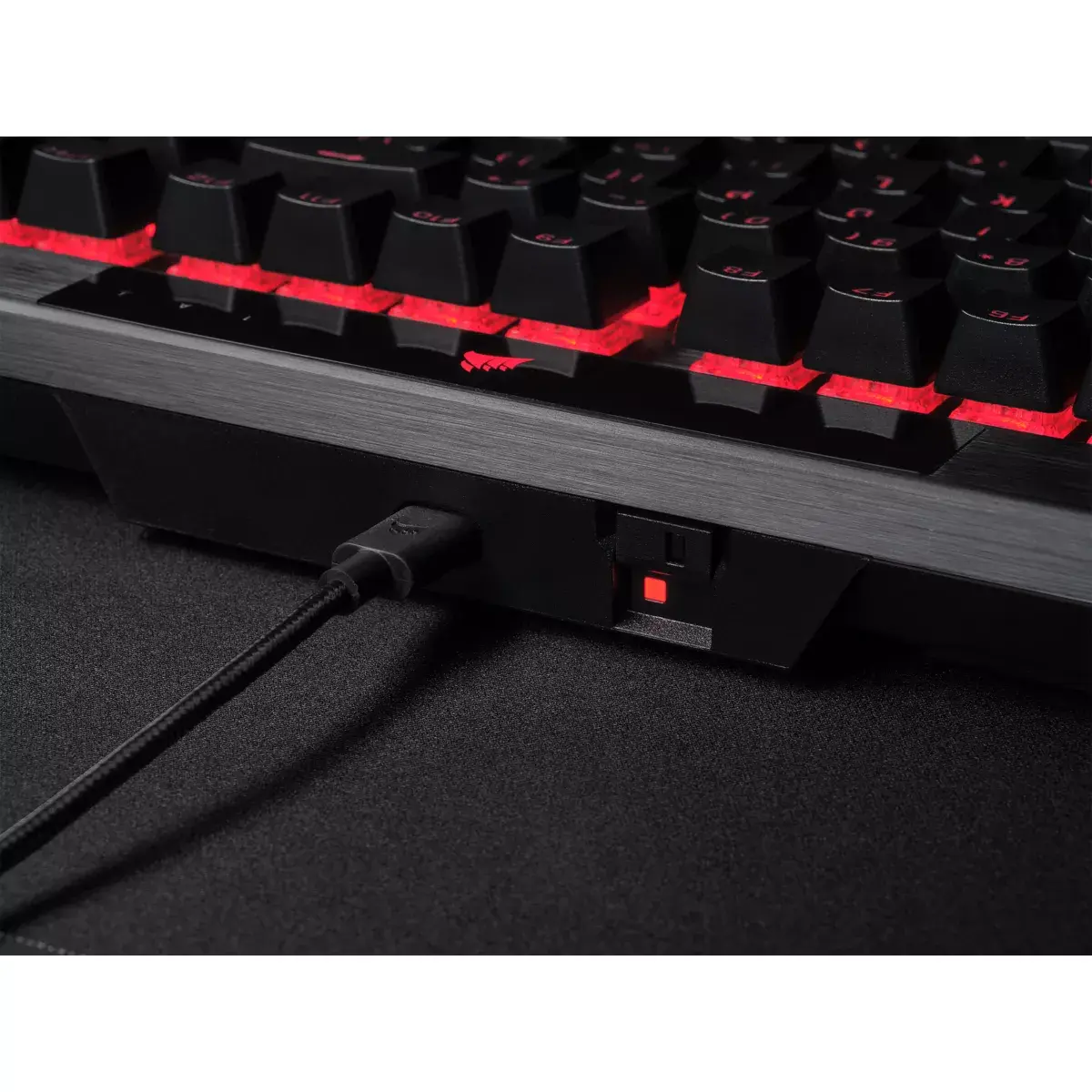 Механическая игровая клавиатура Corsair K70 RGB PRO Photo 11