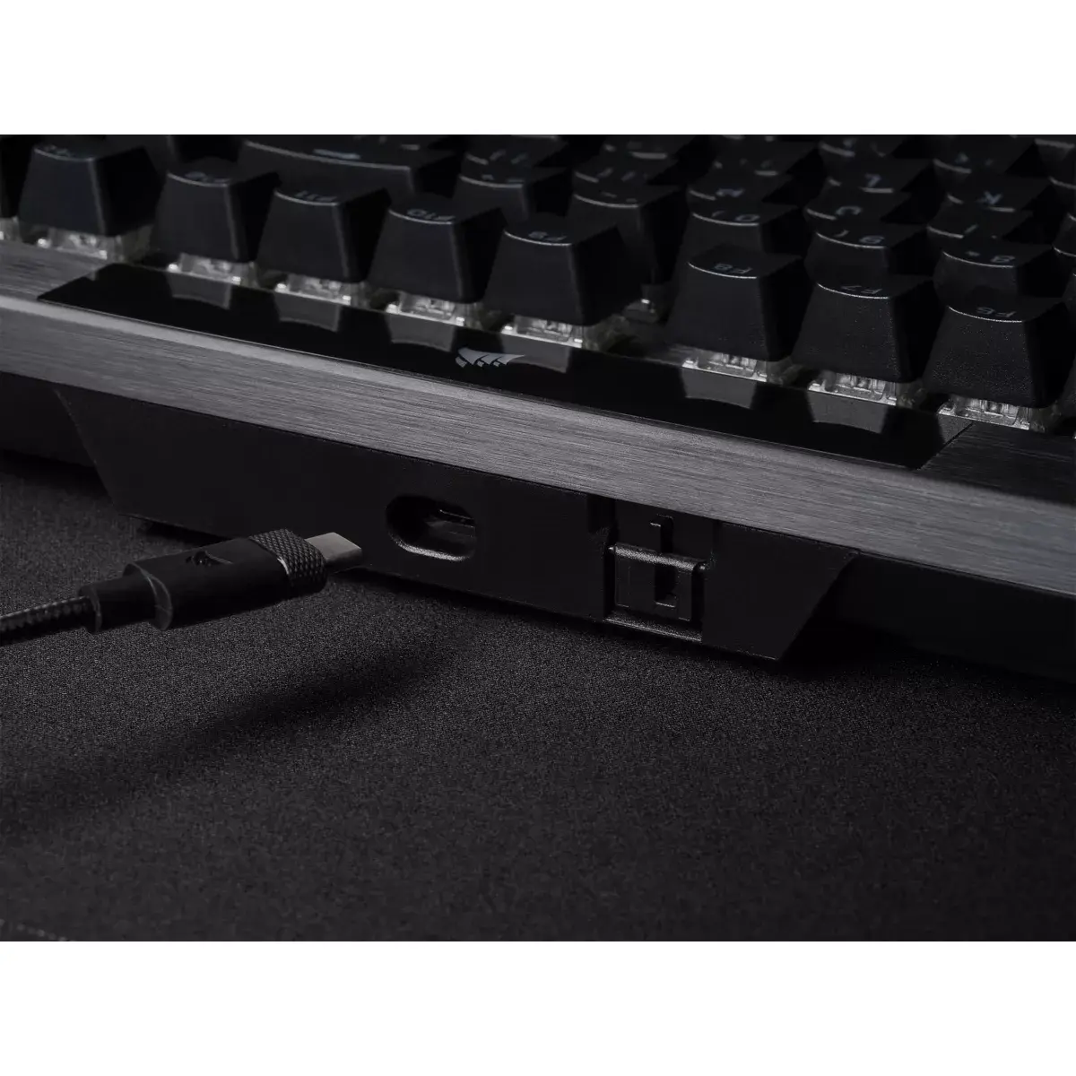 Механическая игровая клавиатура Corsair K70 RGB PRO Photo 12
