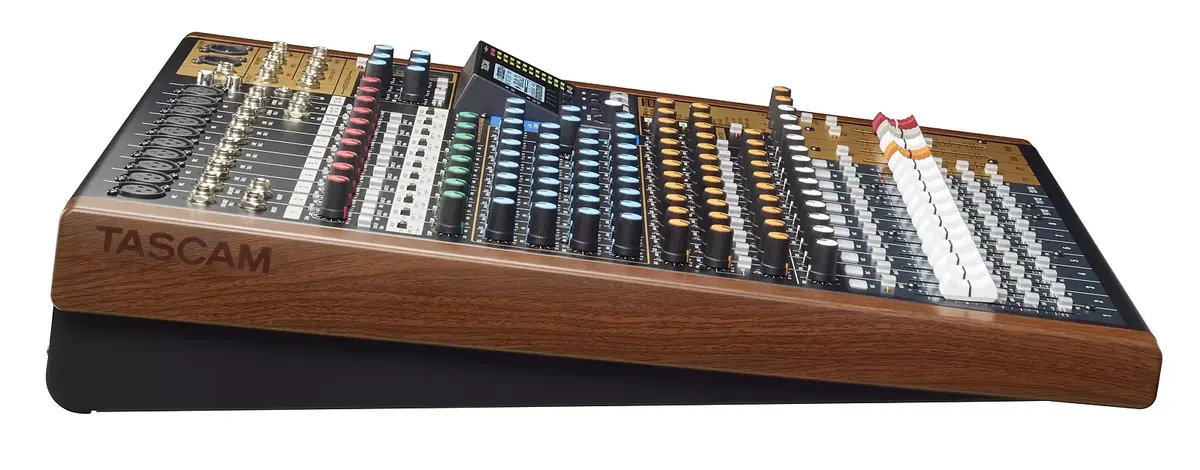 Tascam MODEL 16 audio maisītājs — 16 kanāli Photo 8