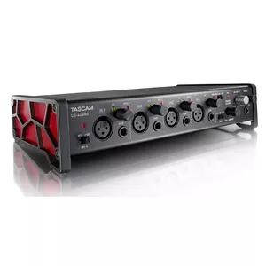 Audio interfeiss Tascam US-4X4HR — 4 XLR kombi ieejas, 4 analoģiskie izejas, 56 dB priekšpastiprinātājs, 192 kHz, USB 2.0, galda, melns