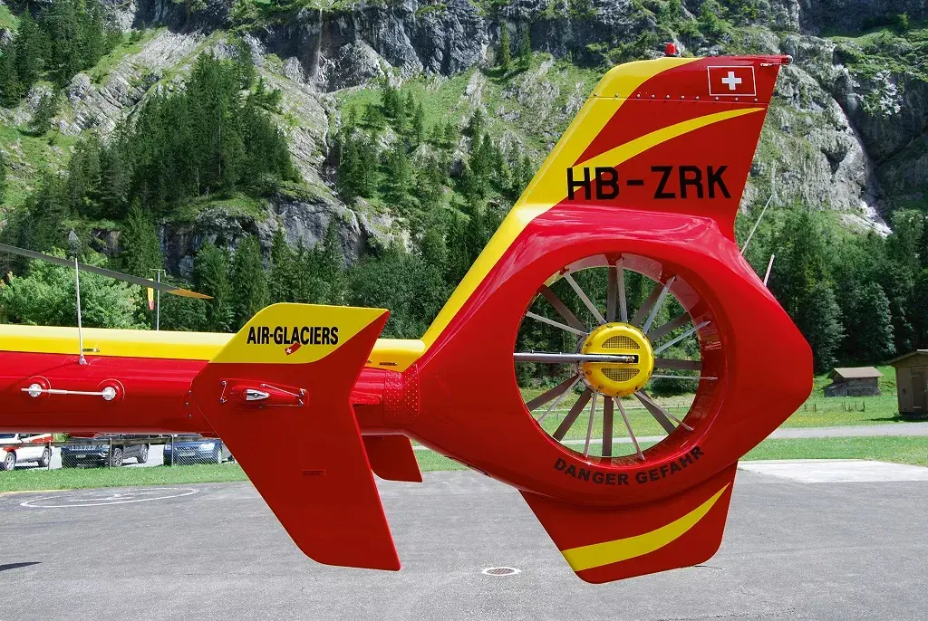 REVELL EC135 Air-Glaciers rotorcraft model 1:72 Photo 8