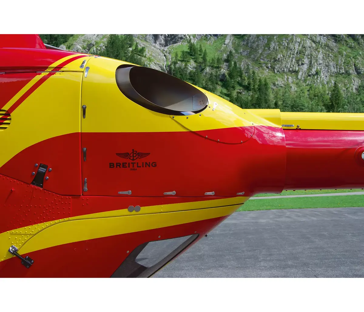 REVELL EC135 Air-Glaciers rotorcraft model 1:72 Photo 9