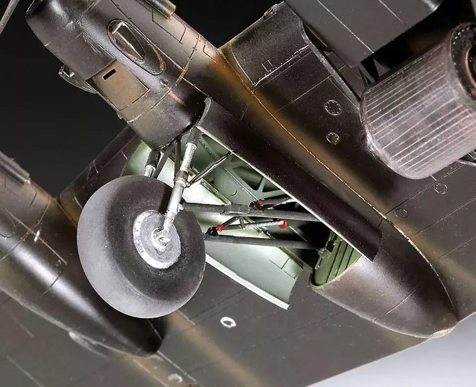 Fixed-wing aircraft model Revell Avro Lancaster DAMBUSTERS Photo 3