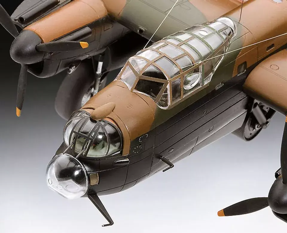 Fixed-wing aircraft model Revell Avro Lancaster DAMBUSTERS Photo 5