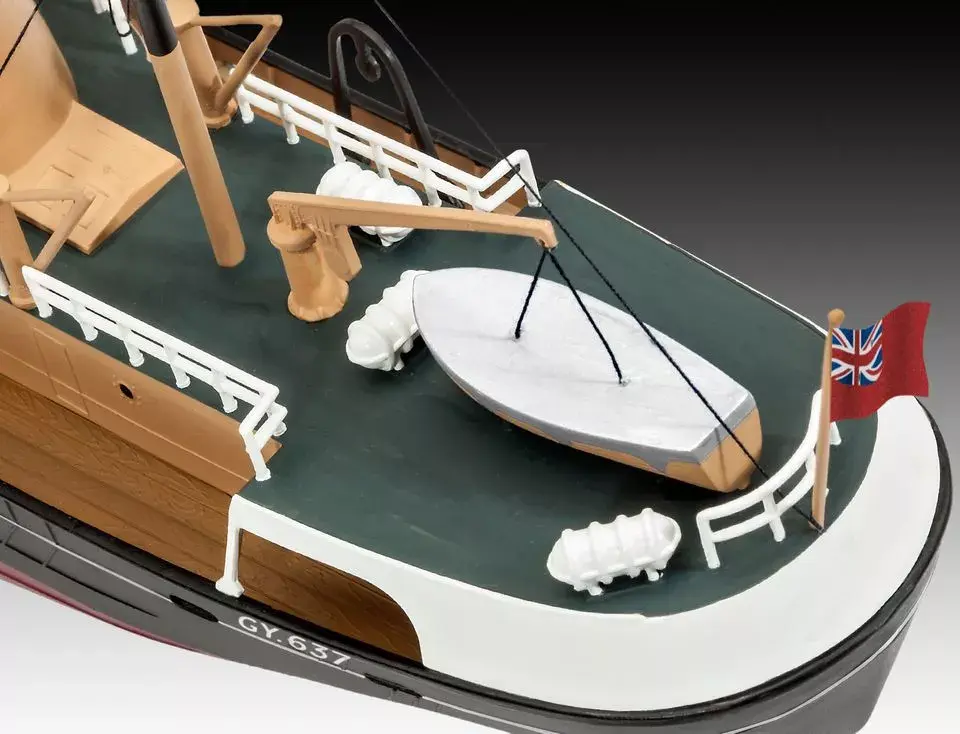 Zvejas kuģa modelis Revell North Sea Trawler Photo 3