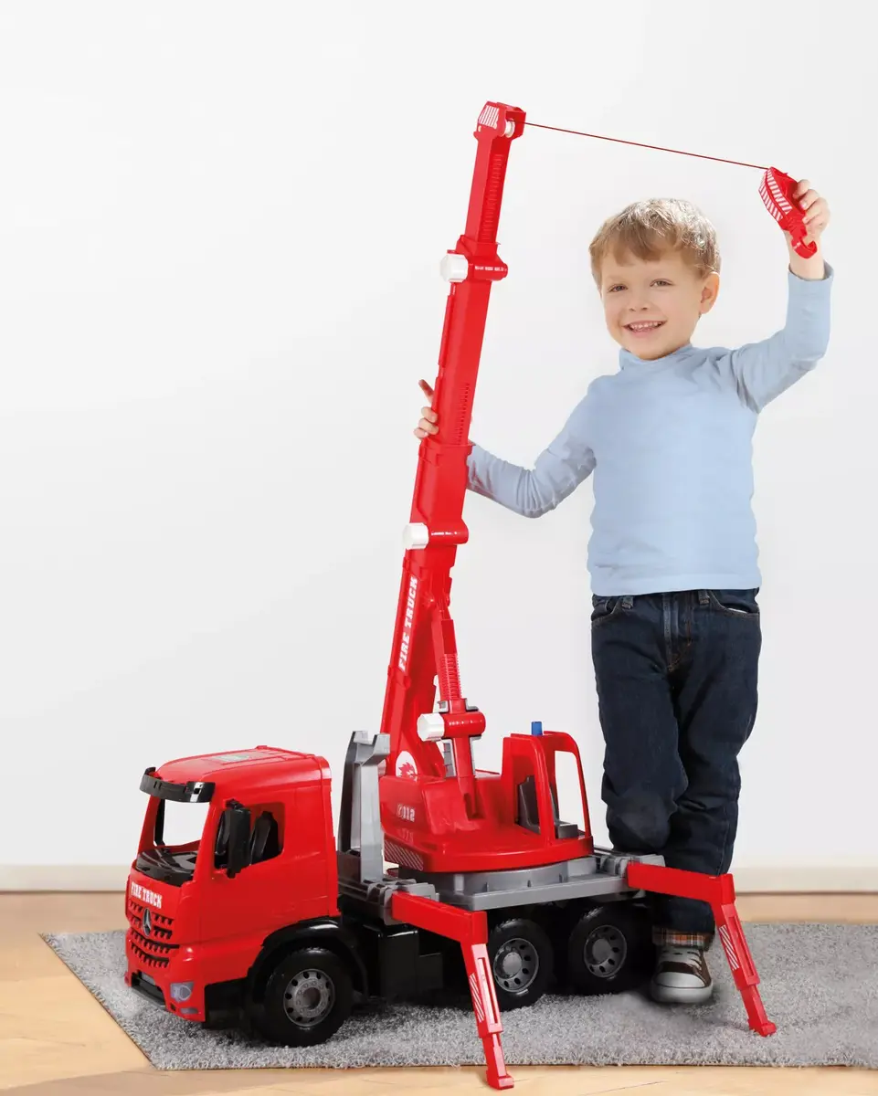 Модель крановоза Lena GIGA TRUCKS Fire Crane truck Arocs Photo 10