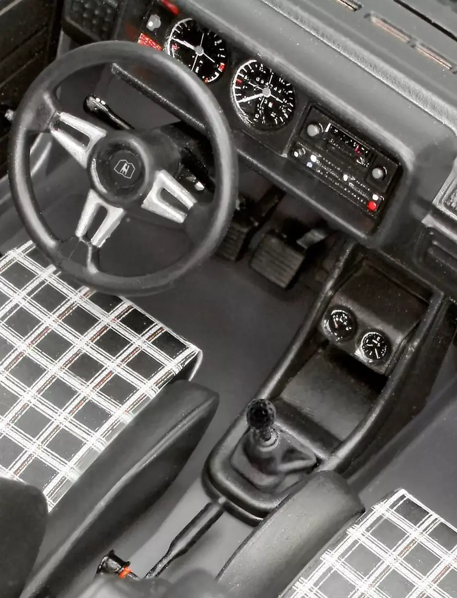 Модель городского автомобиля Revell VW Golf 1 GTI Photo 2
