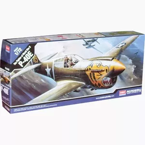 АКАДЕМИЯ Curtiss P-40E Wa rhawk