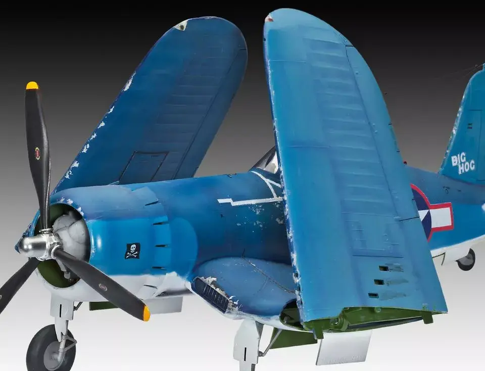 Fixed-wing aircraft model Revell Vought F4U-1A CORSAIR Photo 5