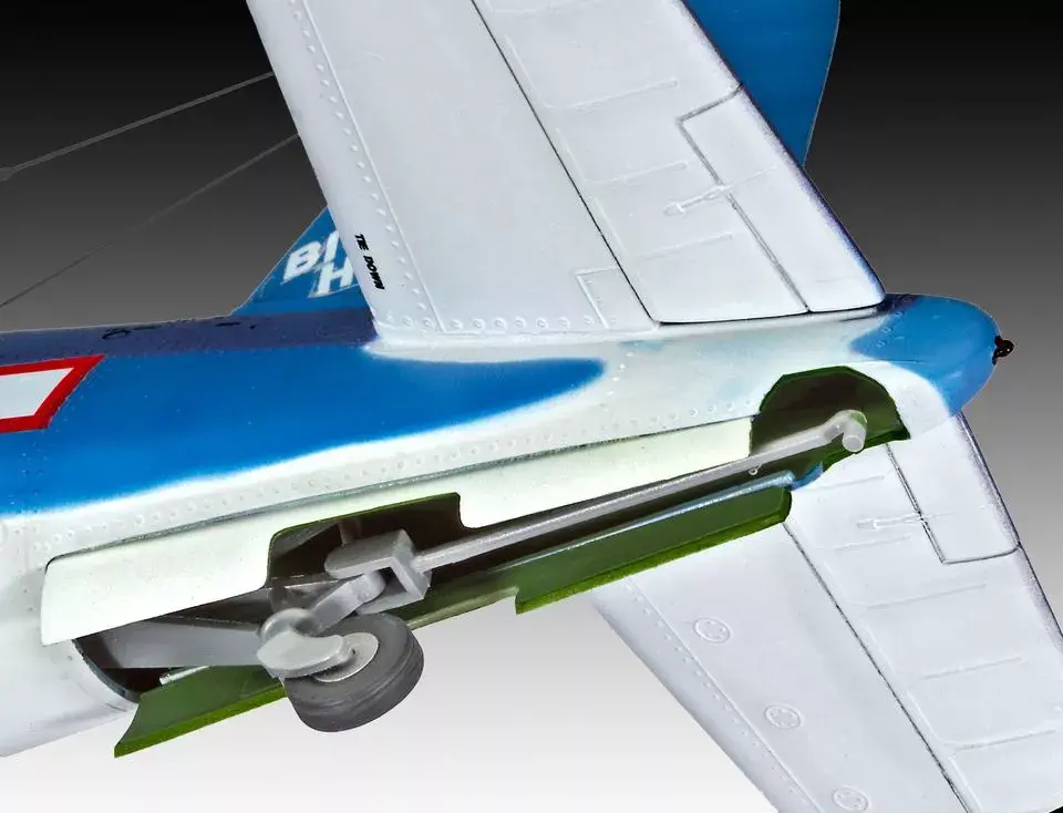 Fixed-wing aircraft model Revell Vought F4U-1A CORSAIR Photo 7