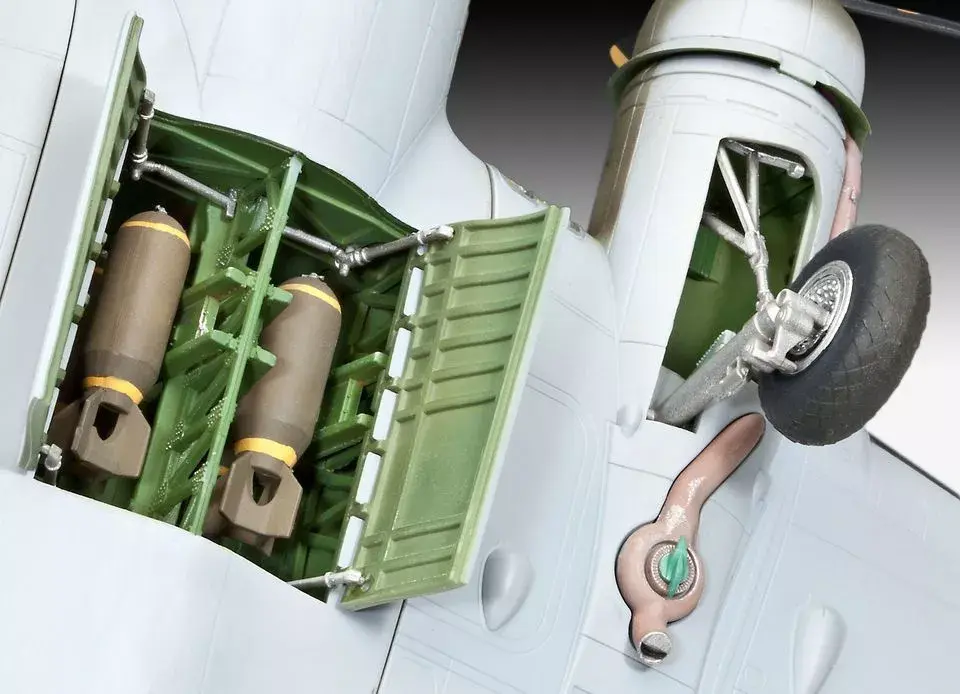 Fiksēta spārna lidmašīnas modelis Revell B-17F Memphis Belle Photo 3