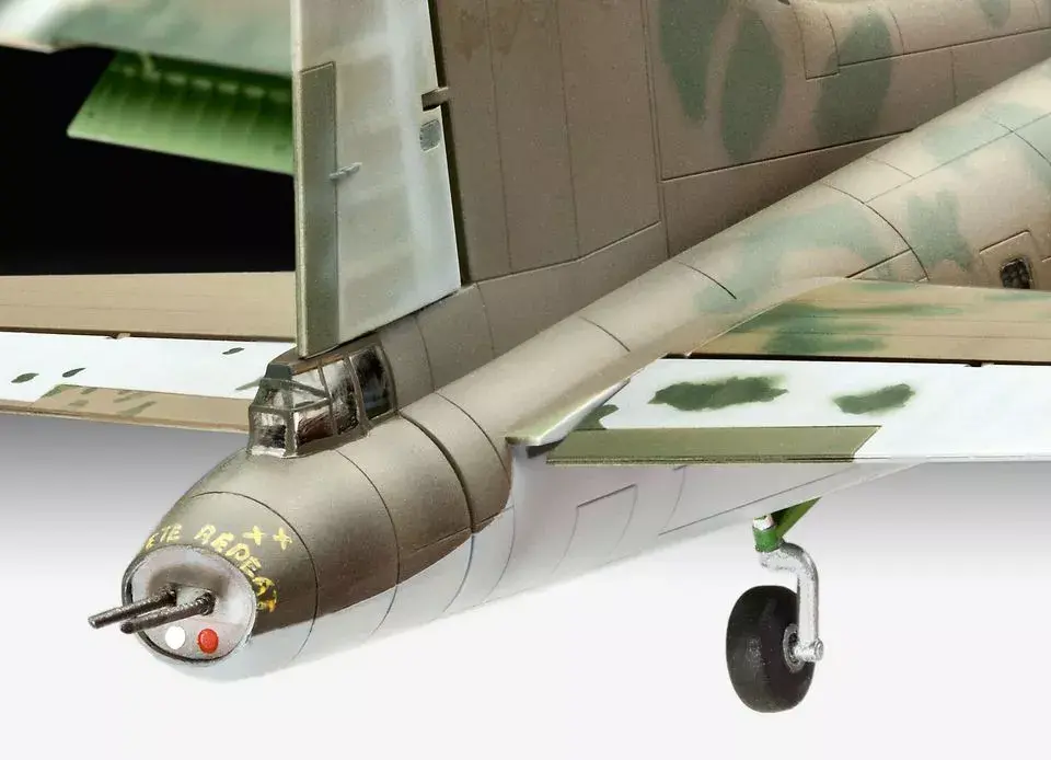 Fiksēta spārna lidmašīnas modelis Revell B-17F Memphis Belle Photo 6
