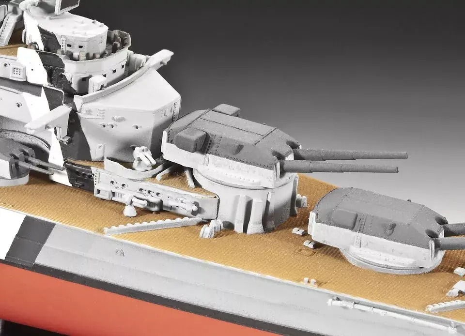 Jūras kuģa modelis Revell Bismarck Photo 3