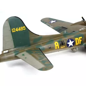 Fiksēta spārnu lidmašīnas modelis Revell 4297 Montāžas komplekts 1:48