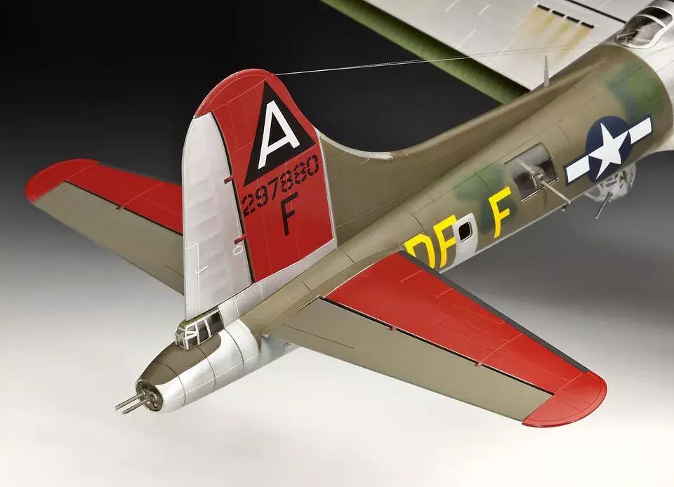 REVELL B-17G Flying Fortress model kit 1:72 Photo 3