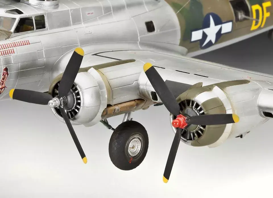 REVELL B-17G Flying Fortress model kit 1:72 Photo 6